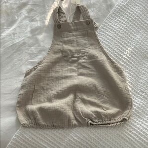Quincy Mae Kids Tan Overalls size 12-18m